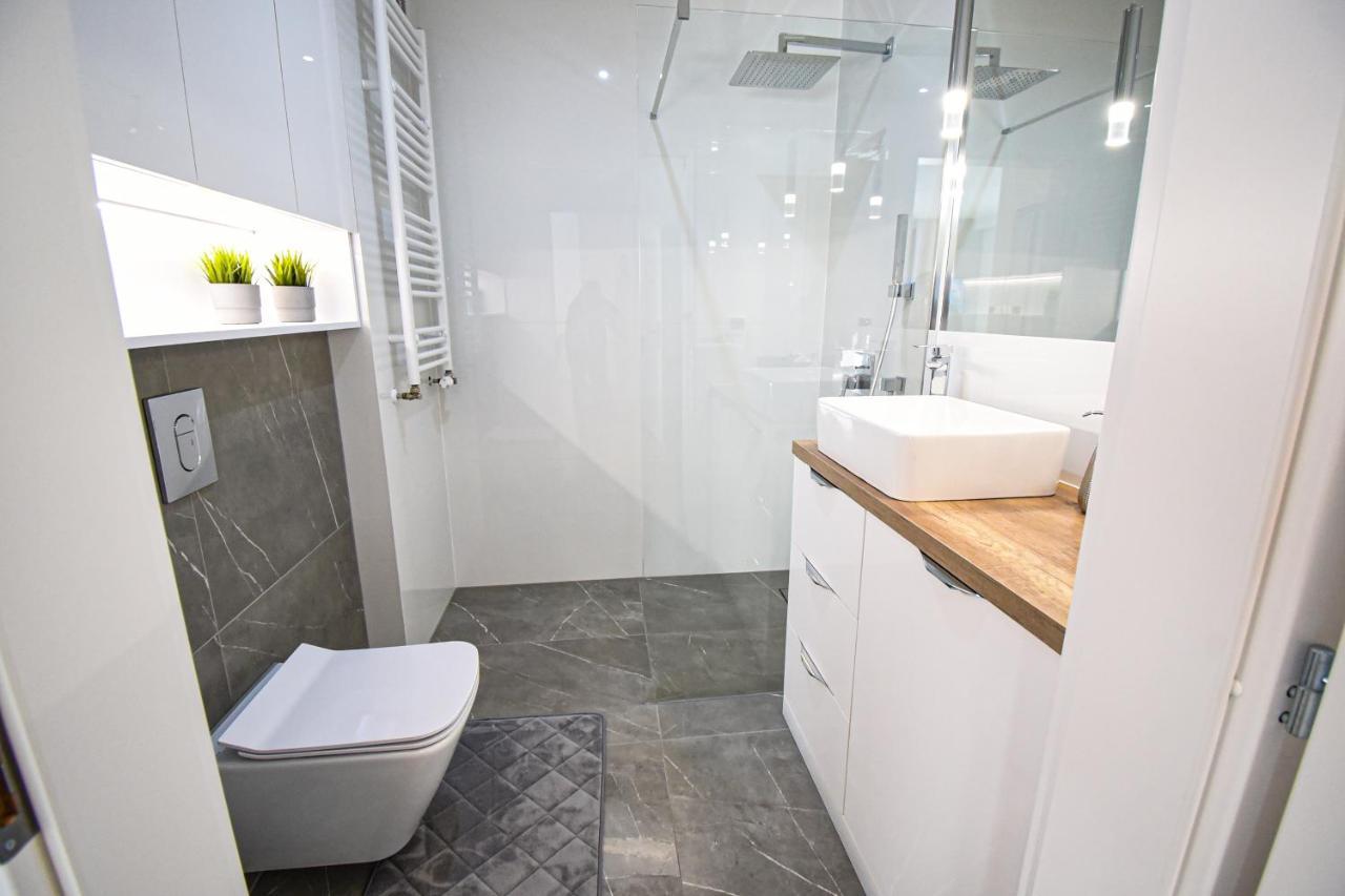 Apartament Villa Park Przy Plazy Z Widokiem Na Jezioro, Taras 50 M2 Ostroda Exterior photo