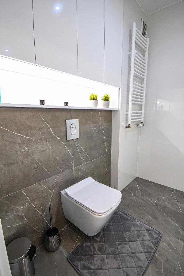 Apartament Villa Park Przy Plazy Z Widokiem Na Jezioro, Taras 50 M2 Ostroda Exterior photo